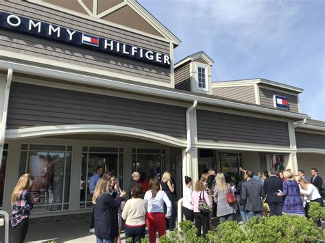 tommy hilfiger premium outlet|what happened to hilfiger outlet.